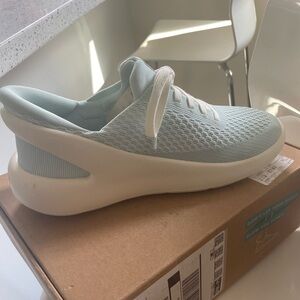 Kiziks Women's Roamer - Crystal Blue Size 11 Wide